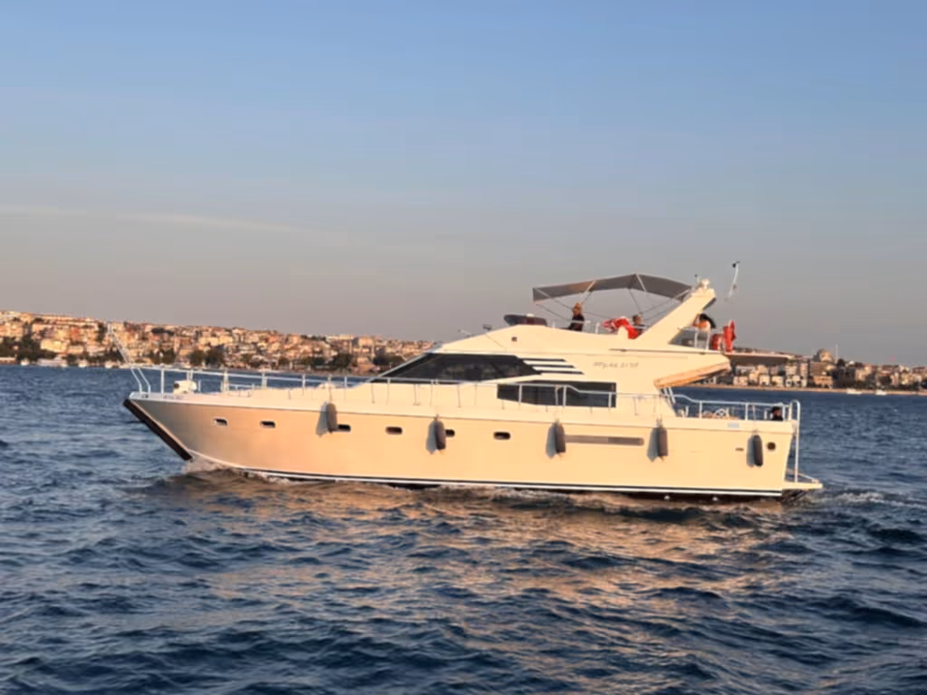 Beyaz İnci 1 Beyaz İnci - İstanbul Boğazı Yat Turu